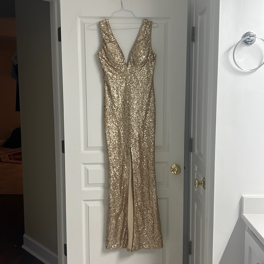 Beautiful Gold, Sparkly Ark & Co Prom Dress